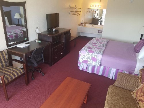 Ozark Valley Inn - image 32