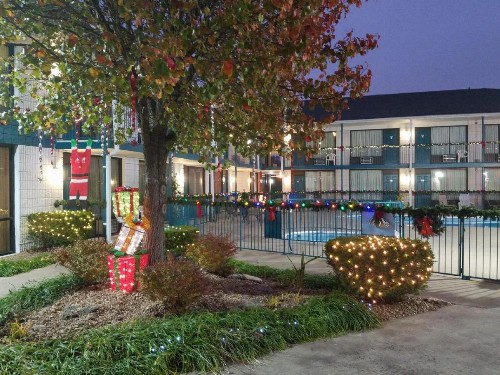 Ozark Valley Inn - image 43
