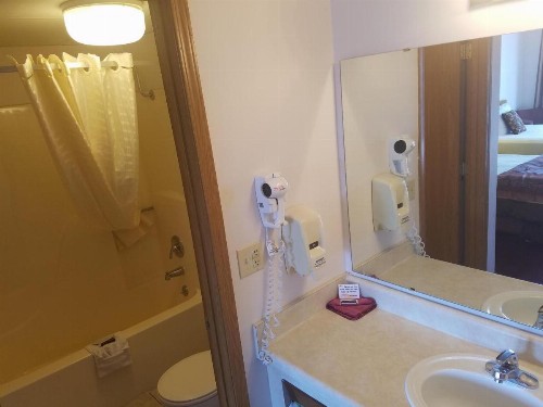 Ozark Valley Inn - image 47