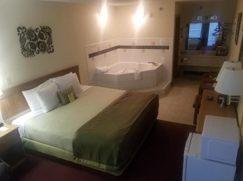 Ozark Valley Inn - image 49
