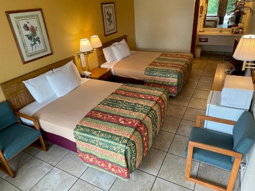 Ozark Valley Inn - image 7