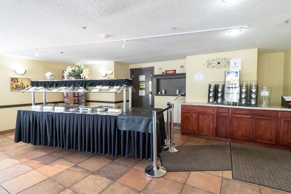 The Stone Castle Hotel & Conference Center - image 2