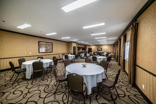 The Stone Castle Hotel & Conference Center - image 44