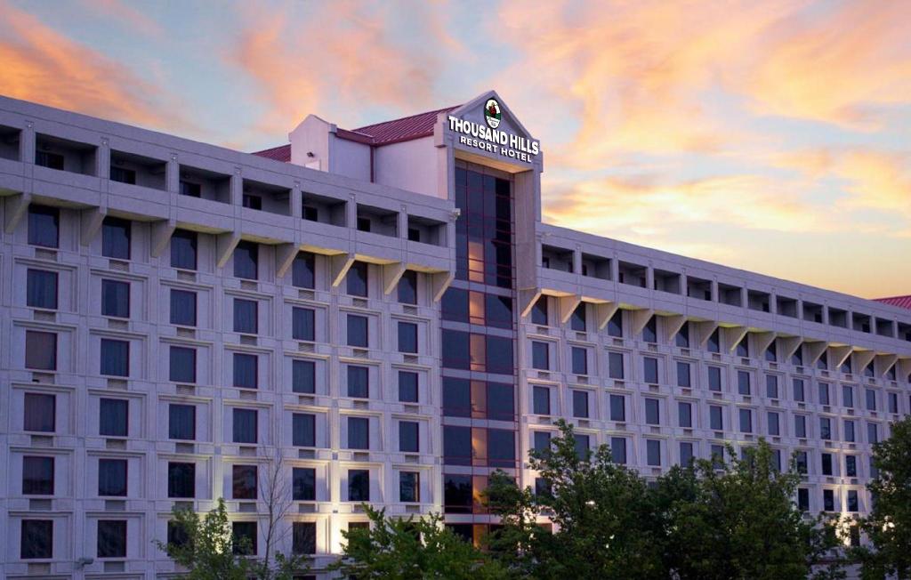 Radisson Hotel Branson - main image