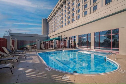 Radisson Hotel Branson - image 2