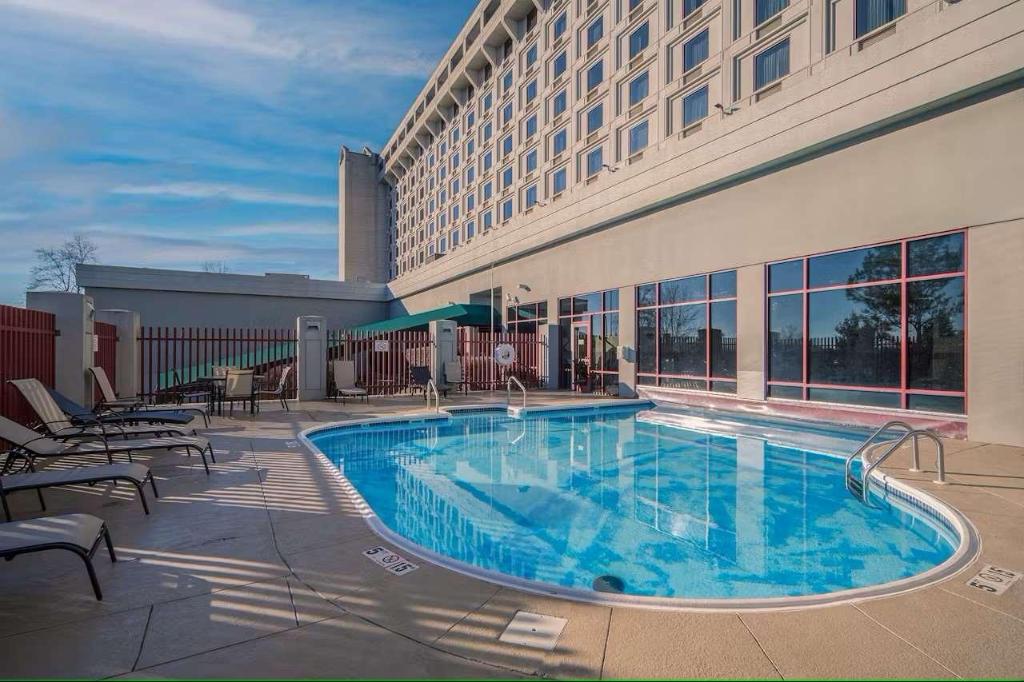 Radisson Hotel Branson - image 2