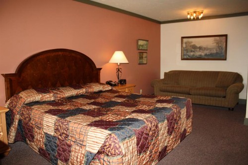 Outback Roadhouse Motel & Suites Branson - image 12