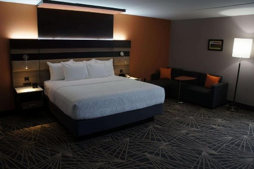 La Quinta by Wyndham Branson - image 2