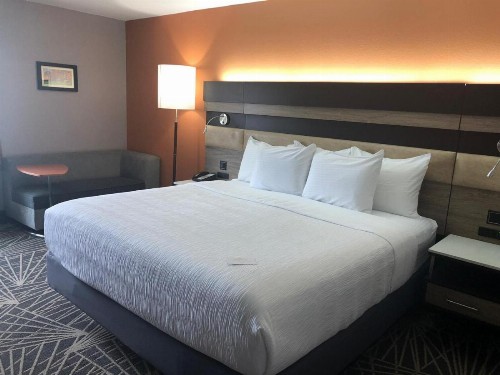 La Quinta by Wyndham Branson - image 3
