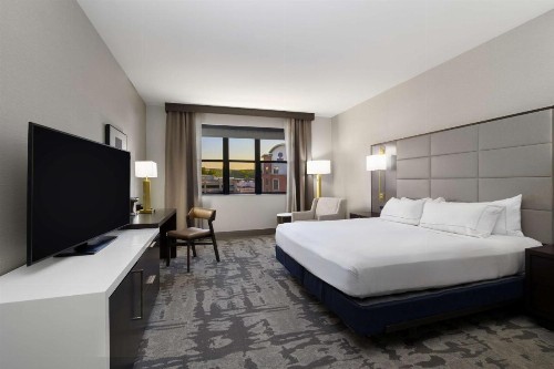 Hilton Promenade Branson Landing - image 17