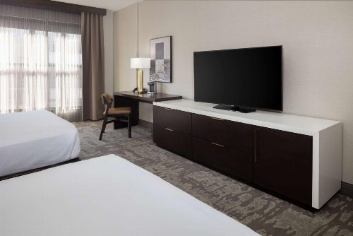 Hilton Promenade Branson Landing - image 33