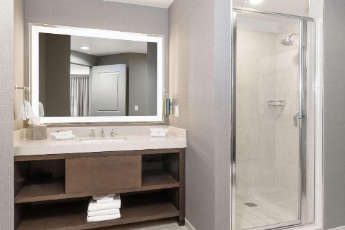 Hilton Promenade Branson Landing - image 49
