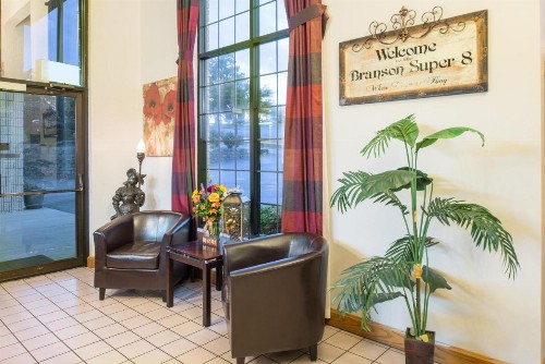 Super 8 by Wyndham Branson/Andy Williams Theatre - image 29