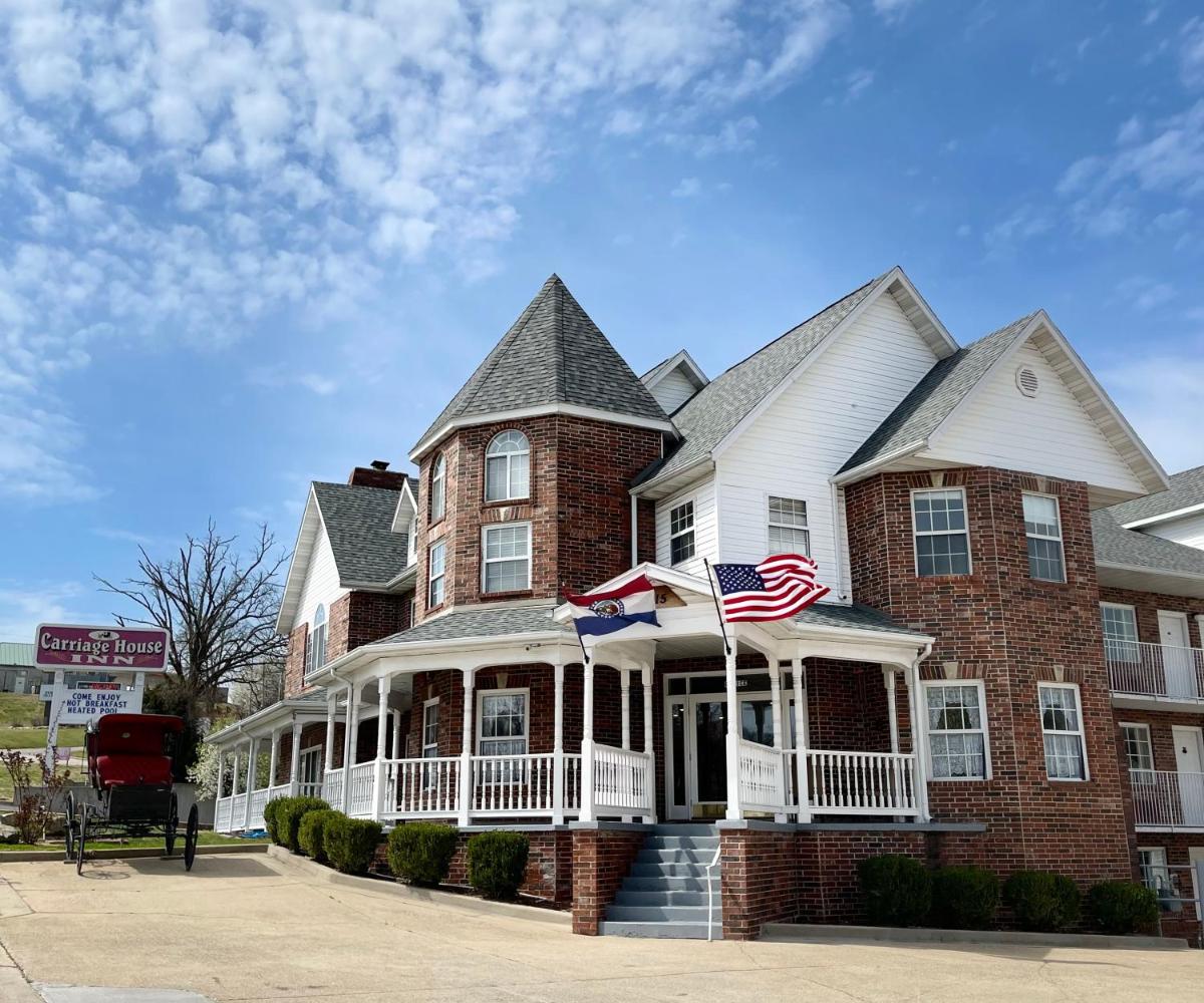 Carriage House Inn - main image