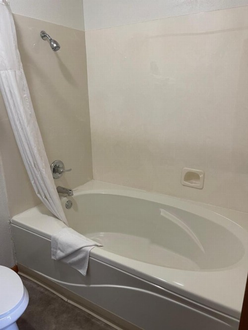 Carriage House Inn - image 15