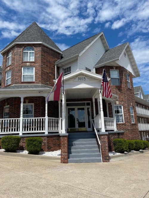 Carriage House Inn - image 24