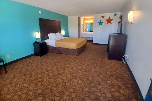 Southern Oaks Inn Near IMAX - image 22