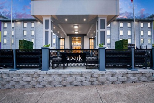 Barrington Hotel & Suites - image 13