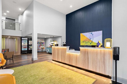 Barrington Hotel & Suites - image 3