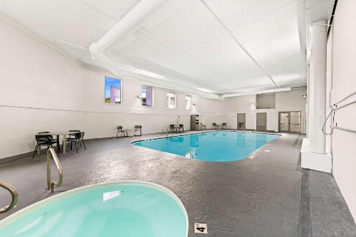 Barrington Hotel & Suites - image 35