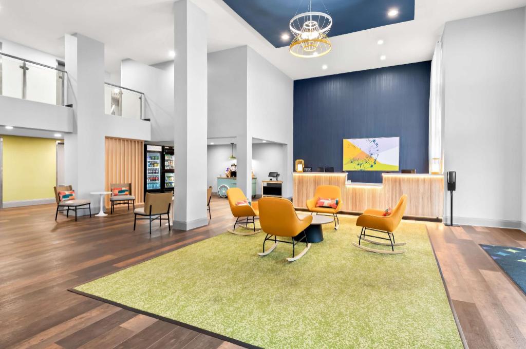 Barrington Hotel & Suites - image 7