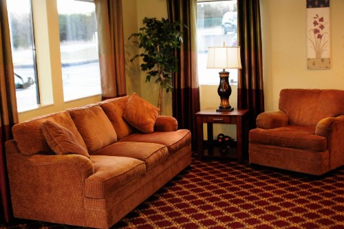 Whispering Hills Inn - image 11