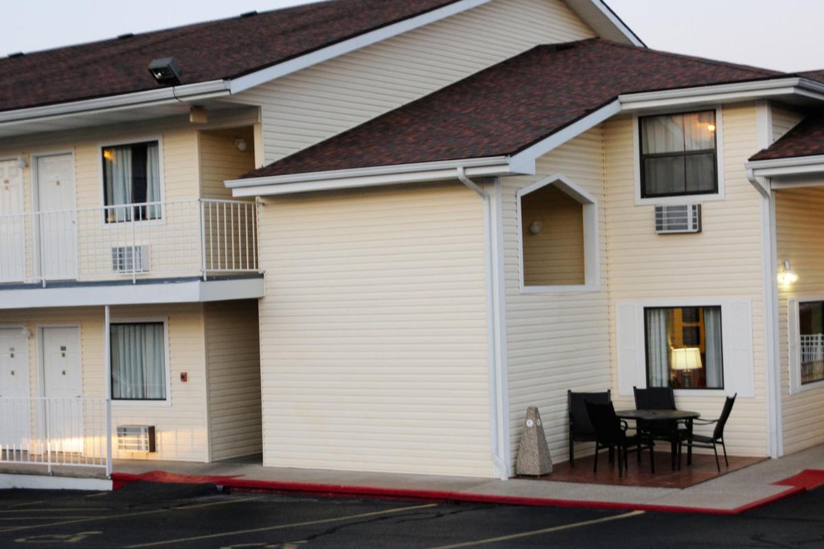 Whispering Hills Inn - image 7