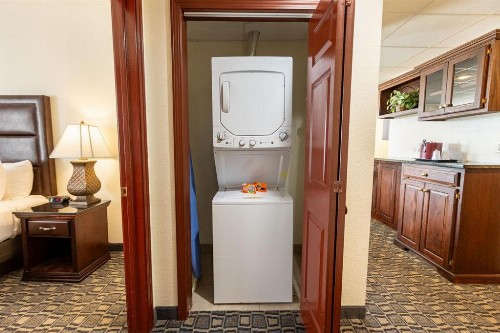 Savannah House Hotel - image 24