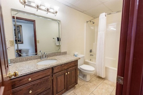 Savannah House Hotel - image 33