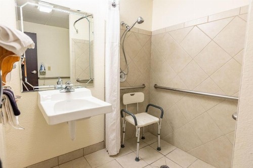 Savannah House Hotel - image 34