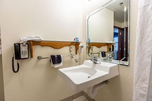 Savannah House Hotel - image 35
