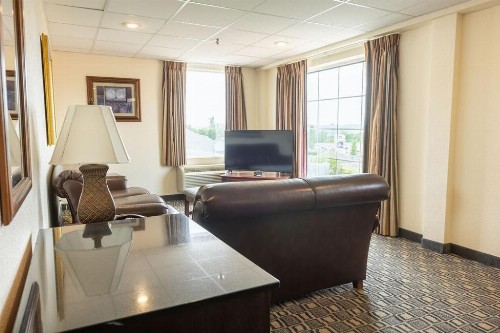 Savannah House Hotel - image 40
