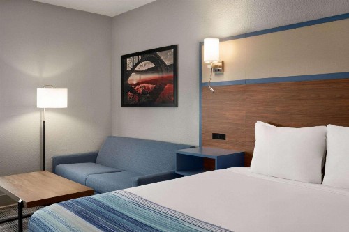 Camden Hotel and Conference Center - image 14