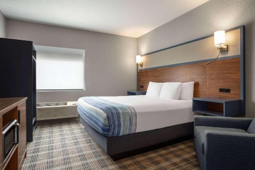 Camden Hotel and Conference Center - image 23
