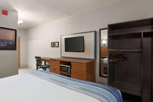 Camden Hotel and Conference Center - image 28
