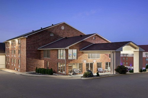 Camden Hotel and Conference Center - image 36