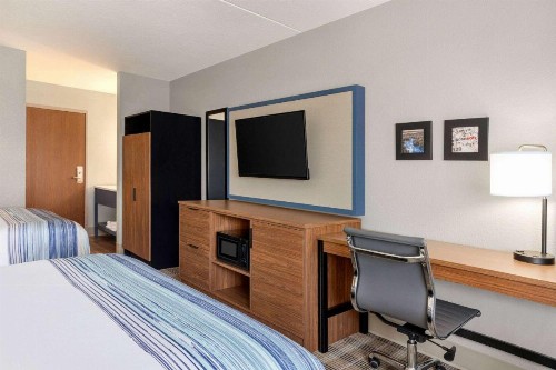 Camden Hotel and Conference Center - image 4