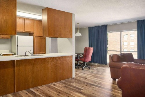 Camden Hotel and Conference Center - image 41