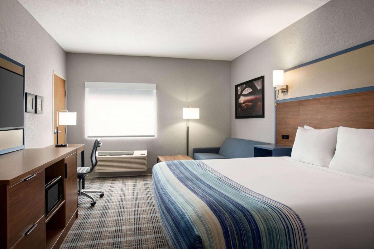 Camden Hotel and Conference Center - image 5