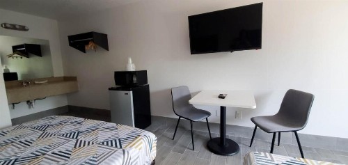 Motel 6 Branson West MO - Silver Dollar City - image 5