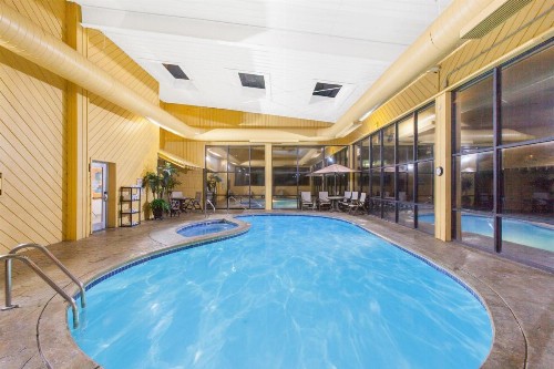 Baymont by Wyndham Branson - On the Strip - image 2
