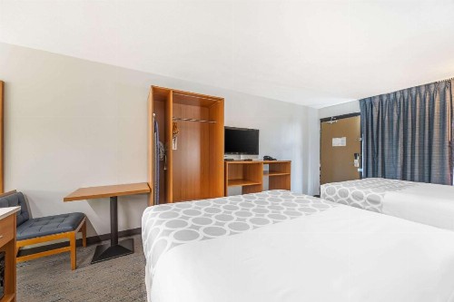 Baymont by Wyndham Branson - image 13
