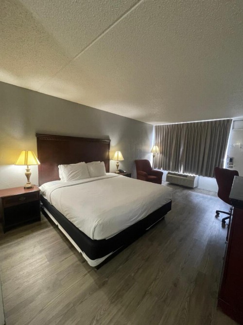 Willow Tree Inn Branson - image 13
