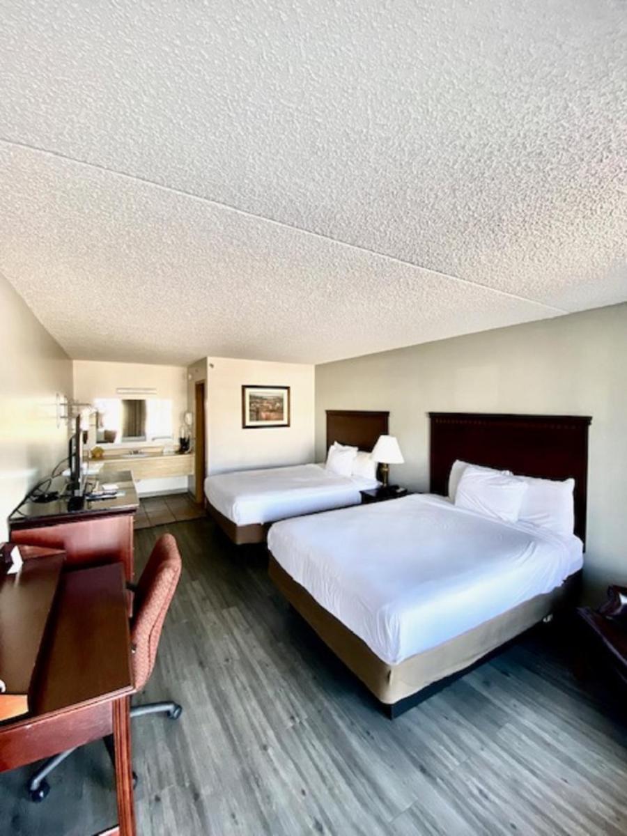 Willow Tree Inn Branson - image 4
