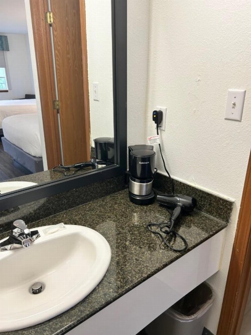 Seven Gables Inn - image 12