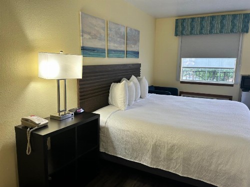 Seven Gables Inn - image 13