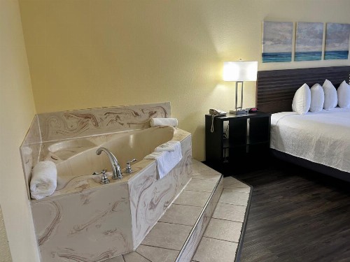 Seven Gables Inn - image 18
