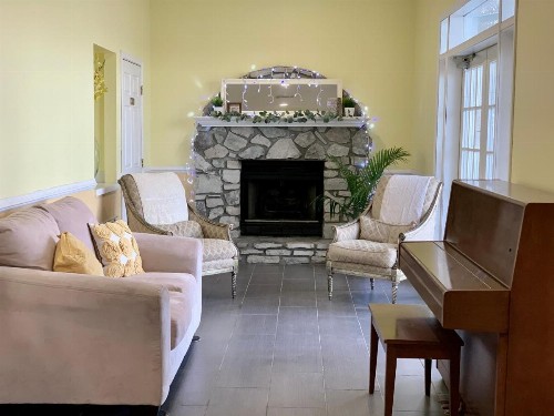 Seven Gables Inn - image 2