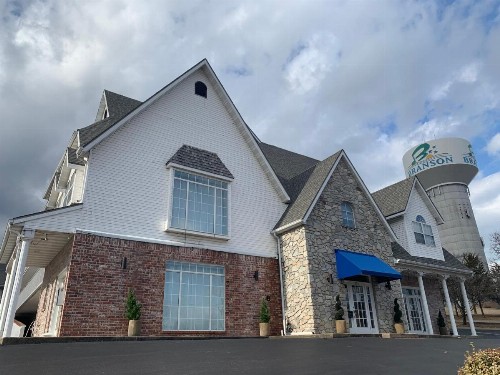 Seven Gables Inn - image 20