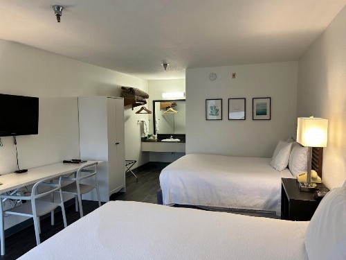 Seven Gables Inn - image 23